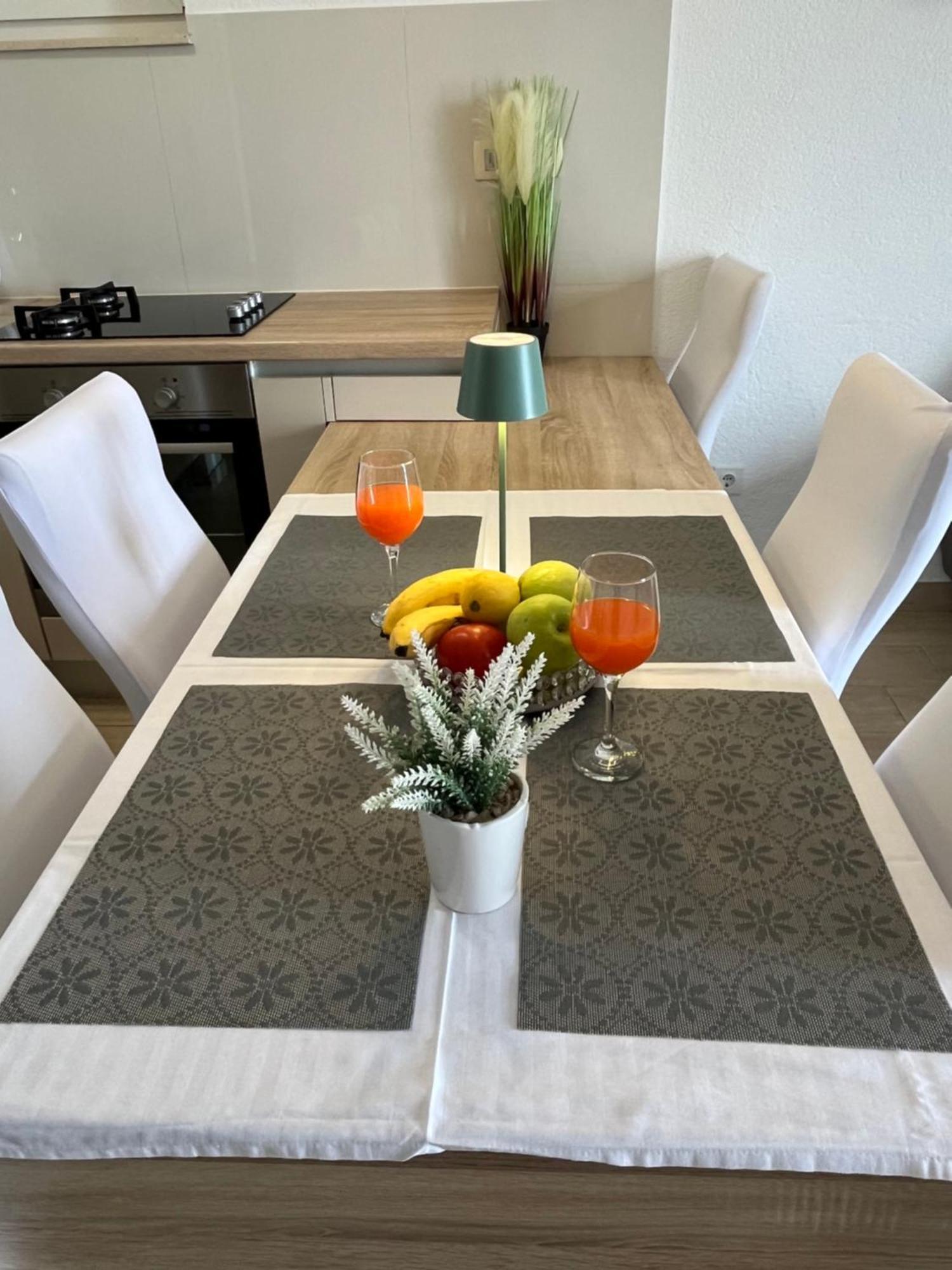 Apartments Irma บาชกาโวดา ภายนอก รูปภาพ
