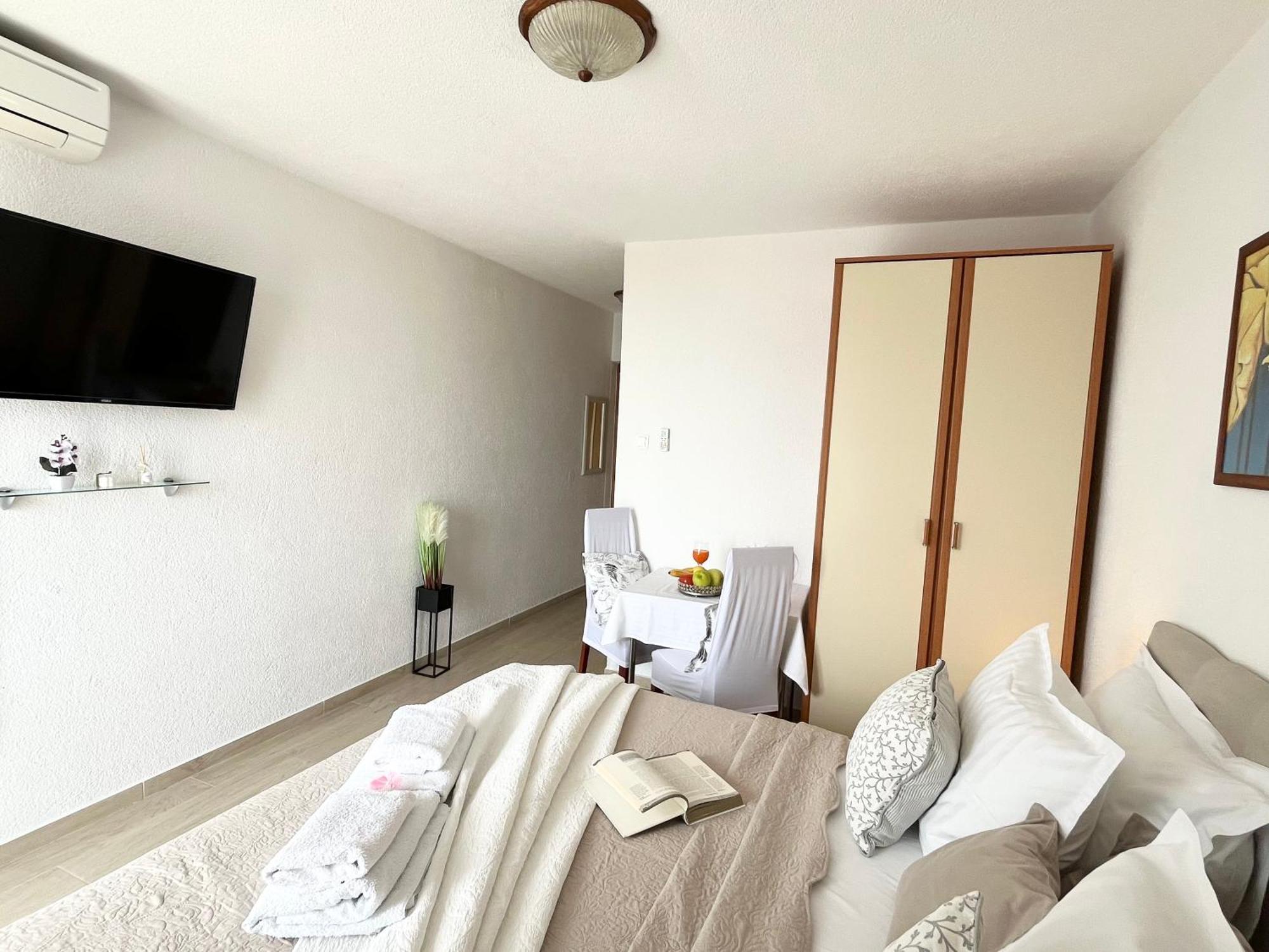 Apartments Irma บาชกาโวดา ภายนอก รูปภาพ