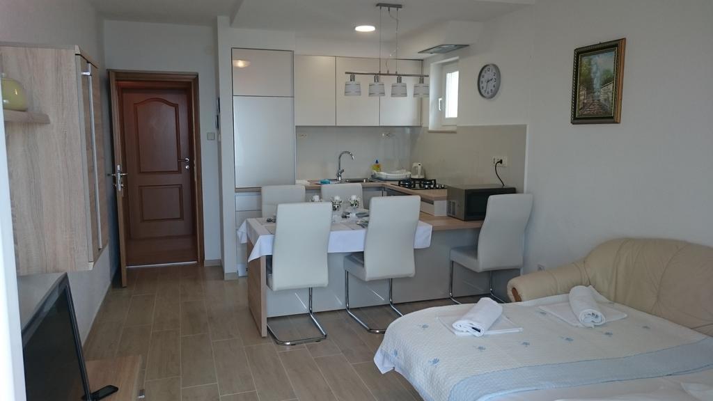 Apartments Irma บาชกาโวดา ภายนอก รูปภาพ
